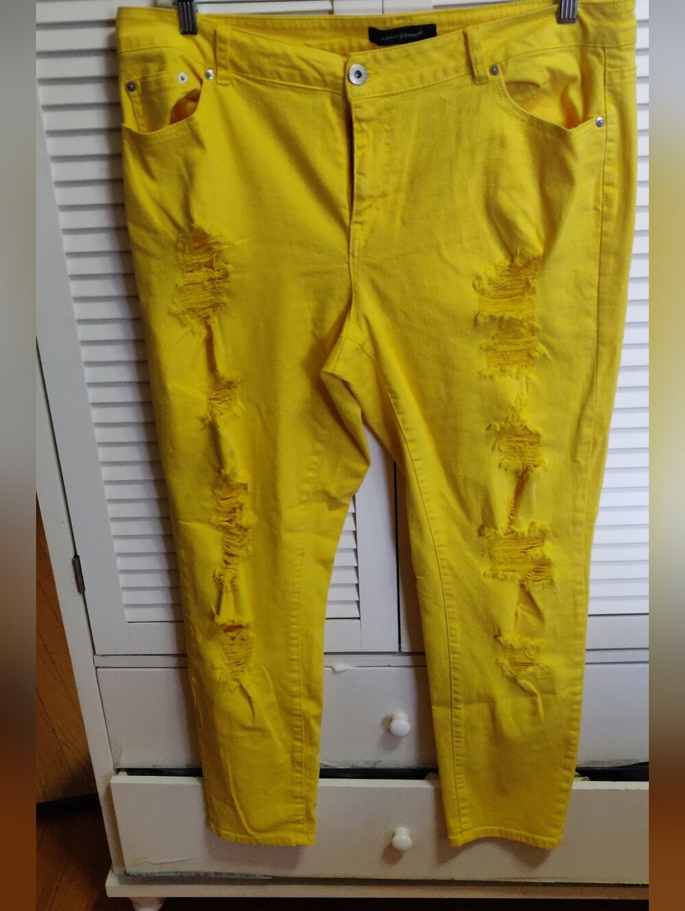 Ashley Stewart Yellow Distressed Ripped Jeans Excellent Condition Size 18